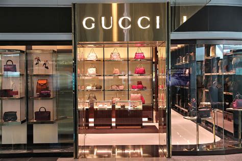 helsinki airport Gucci